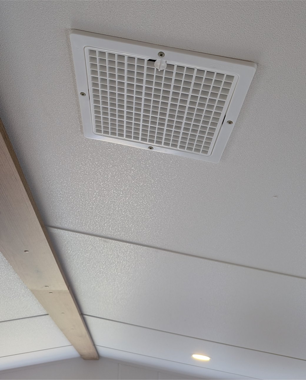 20,000sqmm Ceiling Vent with Tail